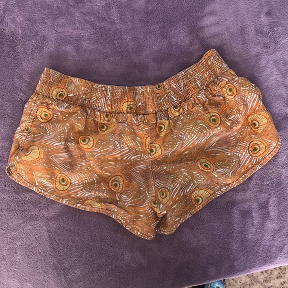 Shorts - Picture 2 of 3